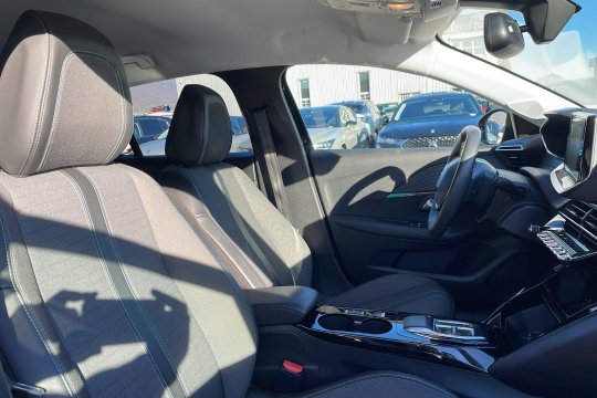 Peugeot E-208 second hand de vanzare