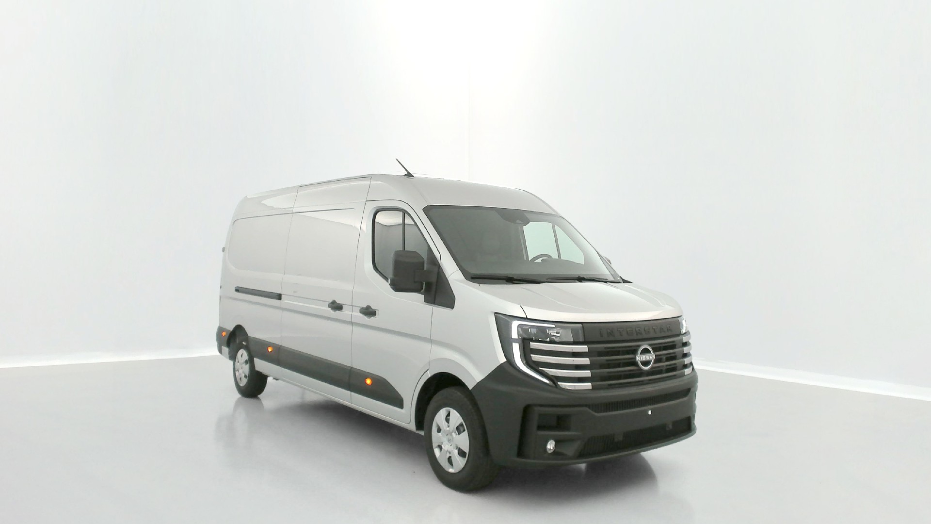Nissan Interstar second-hand de vanzare