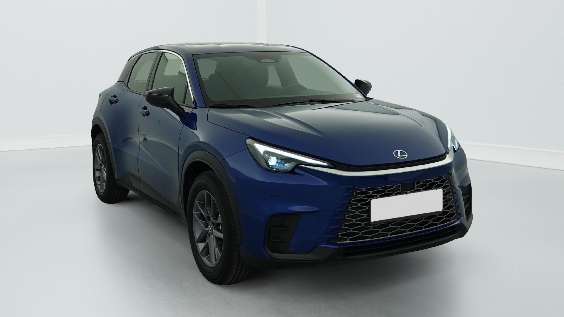 Lexus LBX second-hand de vanzare