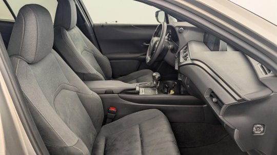 Lexus UX 250h second hand de vanzare