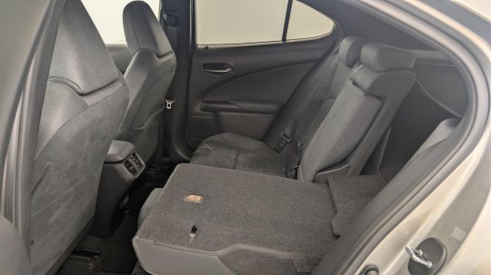 Lexus UX 250h second hand de vanzare
